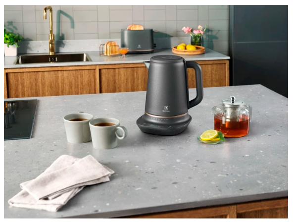 Чайник Electrolux E7K1-6BP