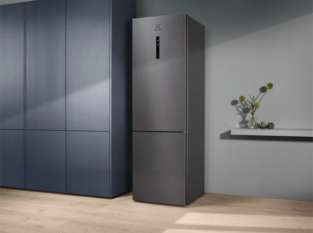 Холодильник Electrolux LNT7ME36X3
