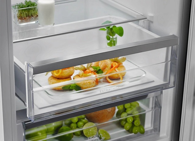 Холодильник Electrolux LNT7ME36X3
