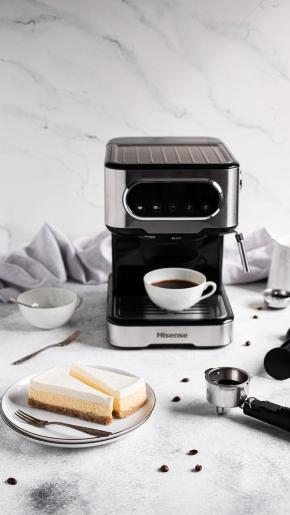 Кофеварка эспрессо Hisense HESCM15DBK