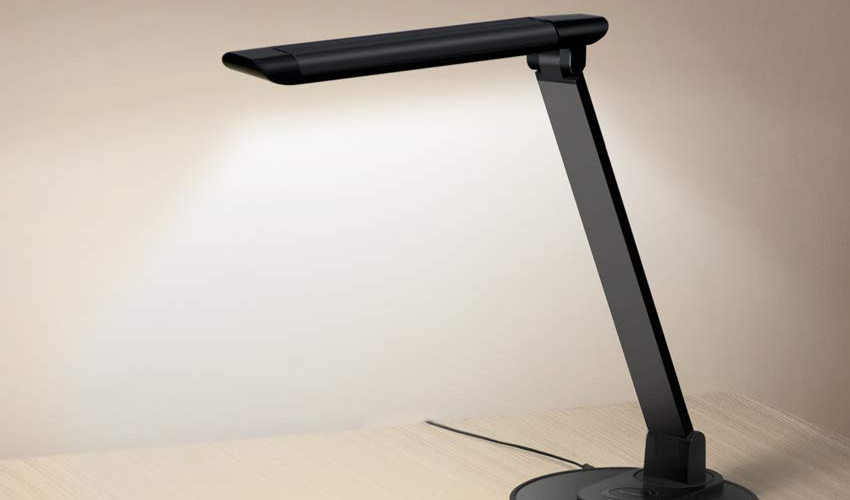 TaoTronics LED Desk Lamp with Wireless 10W