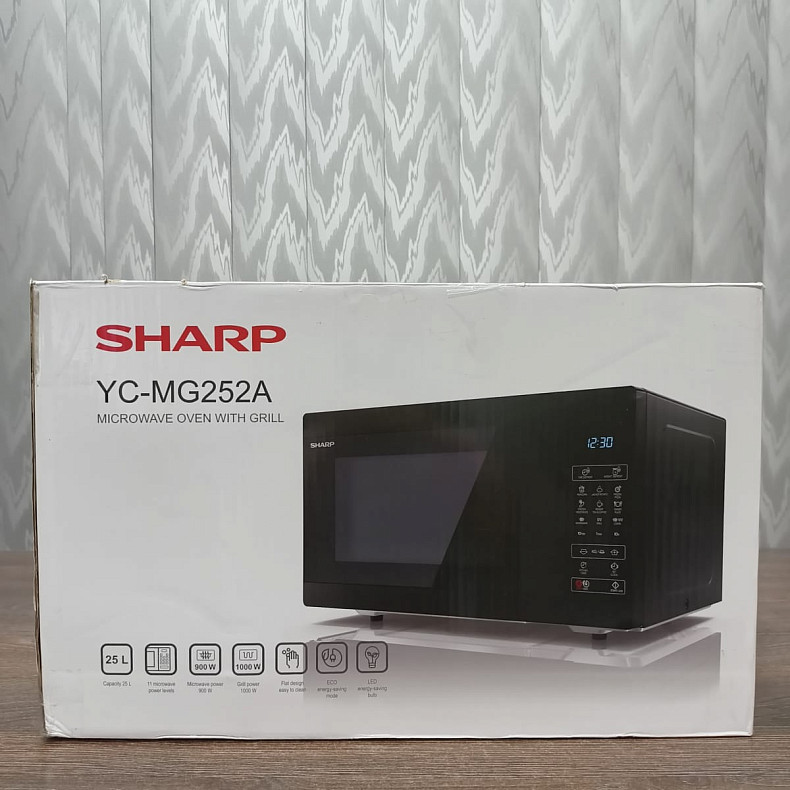 Мікрохвильова піч Sharp YC-MG252AE-B - Уцінка