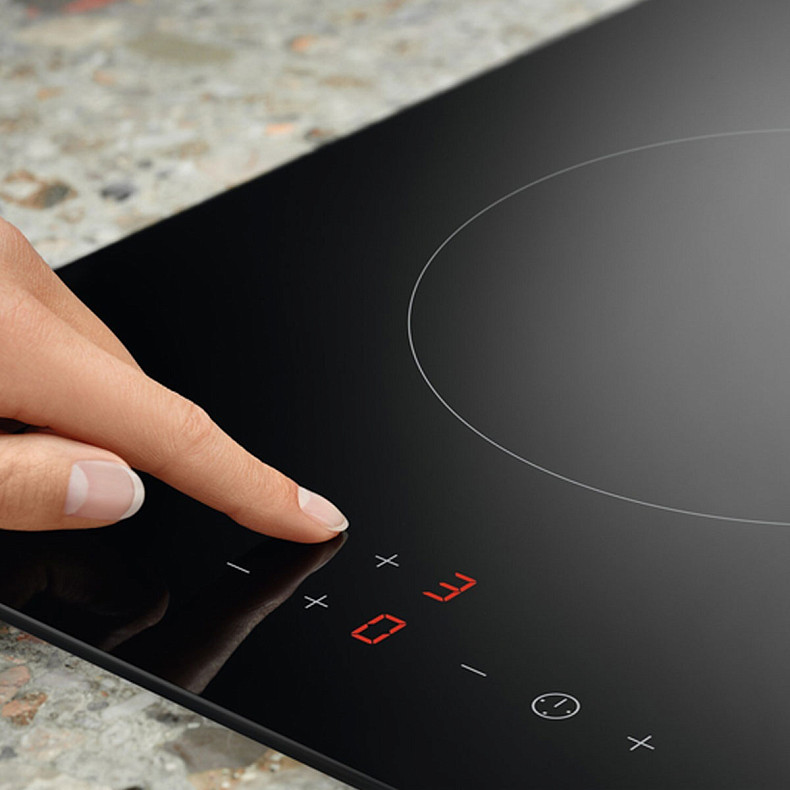 Варильна поверхня електрична Electrolux LHR3233CK