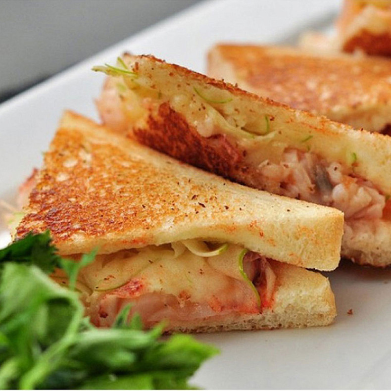 Тостер KitchenAid Artisan 5KMT2204EBK цвет чугун