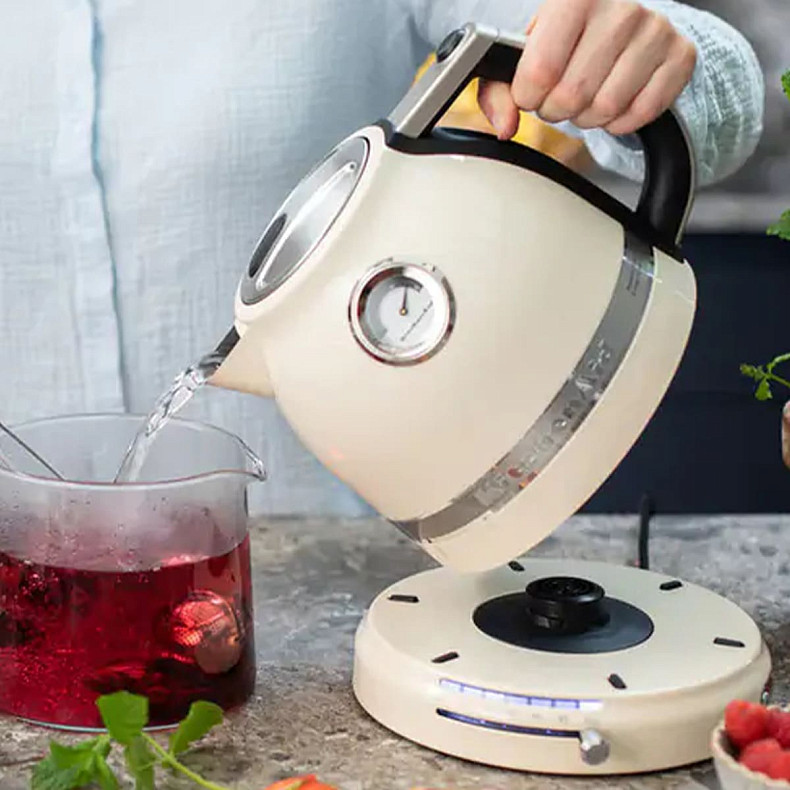 Електрочайник KitchenAid Artisan 1,5 л 5KEK1522EAC кремовий