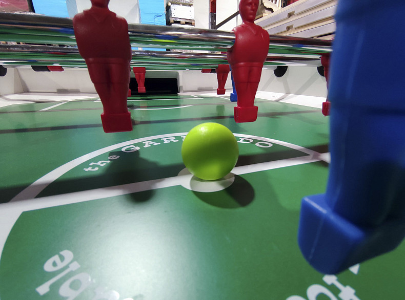 Настольный футбол с жетоноприемником Garlando Maracana (A-4UCVL)