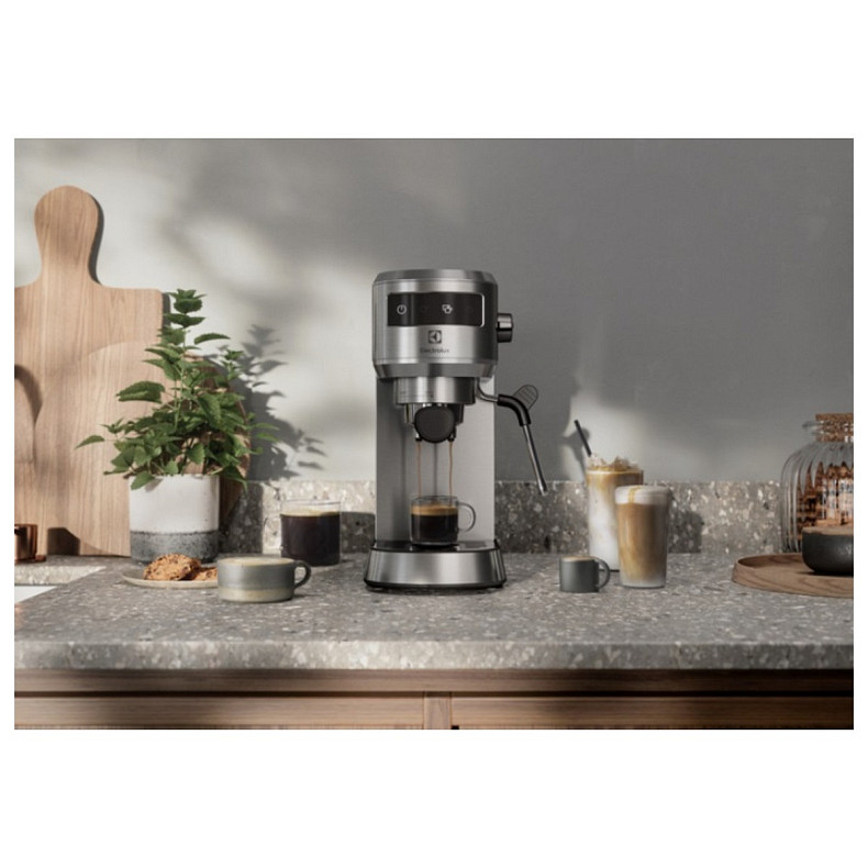 Кофеварка Electrolux Electrolux E6EC1-6ST