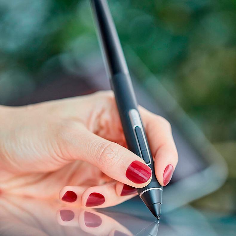 Графический планшет Wacom Cintiq 22 (DTK2260K0A)