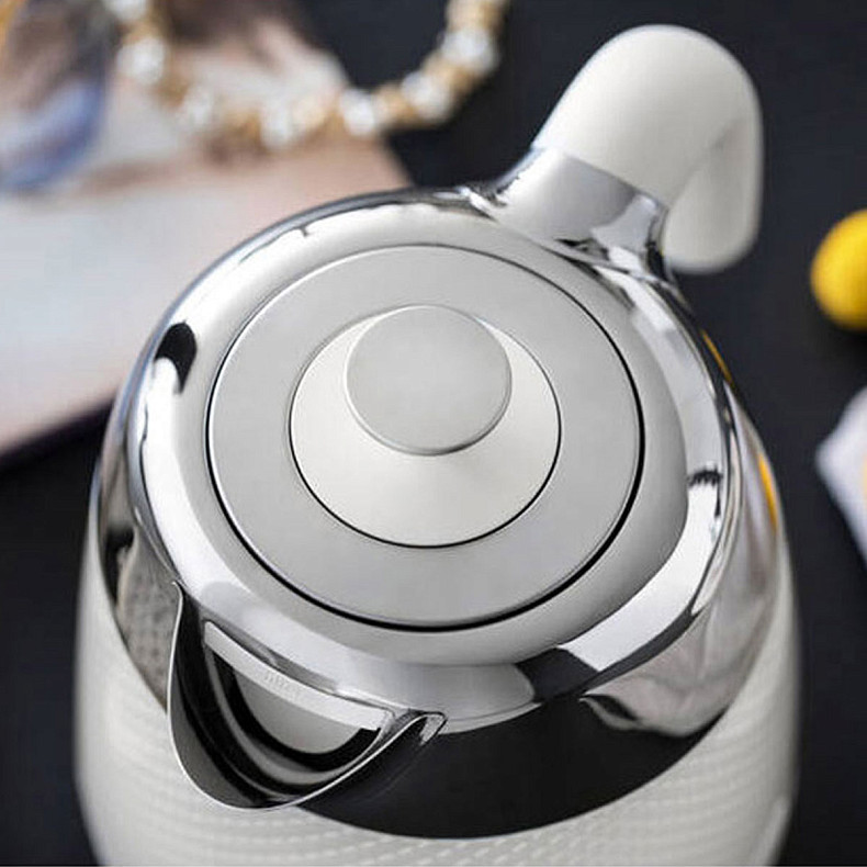 Электрочайник DeLonghi KBL 2001 W