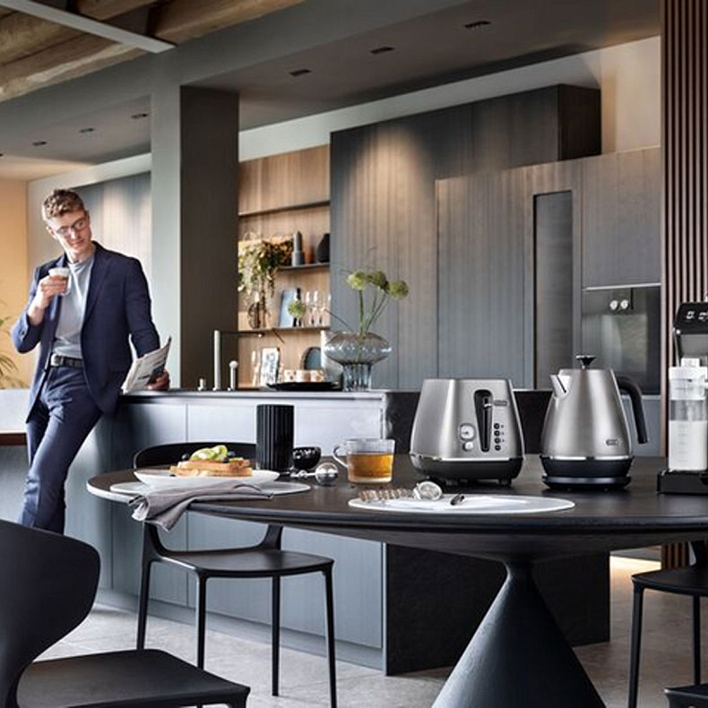 Тостер DeLonghi CTIN 2103 TB