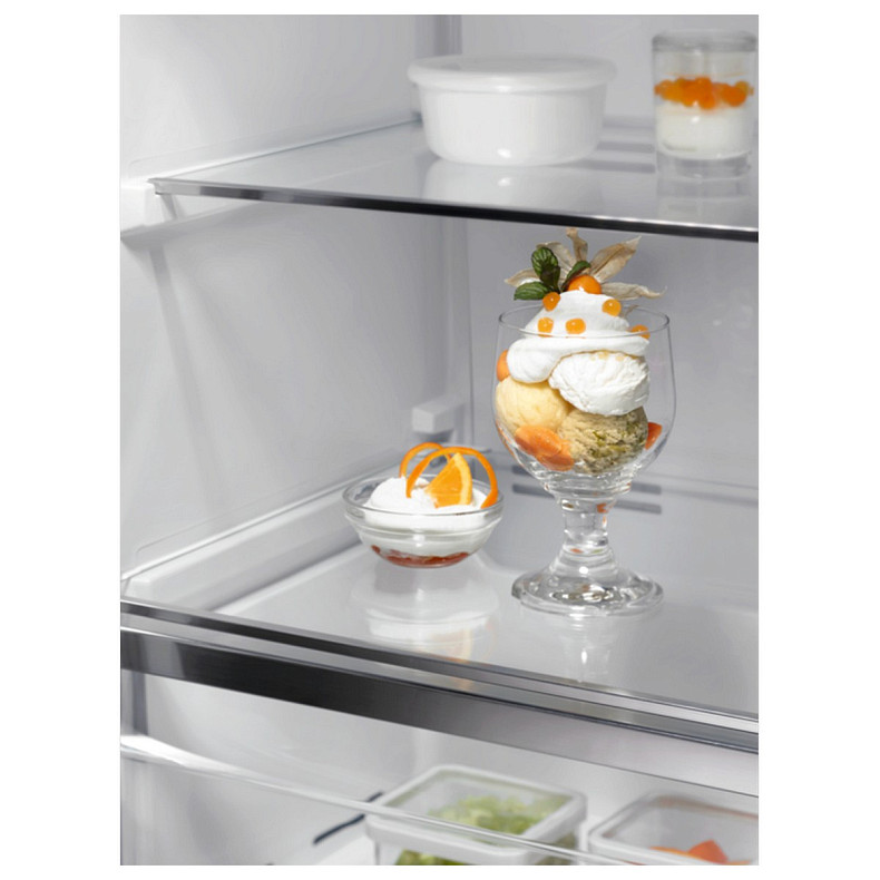 Морозильна камера Electrolux LUS7ME28X