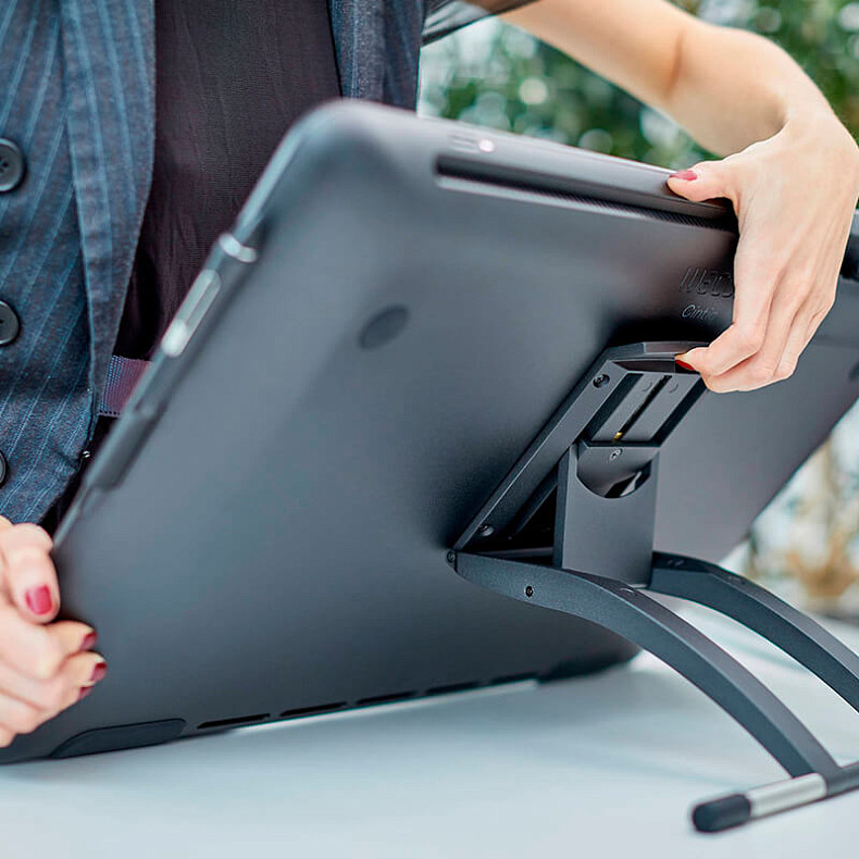 Графический планшет Wacom Cintiq 22 (DTK2260K0A)