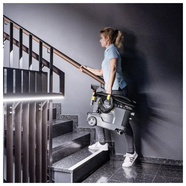 Профессиональный моющий пылесос Karcher Puzzi 8/1 (1.100-240.0)