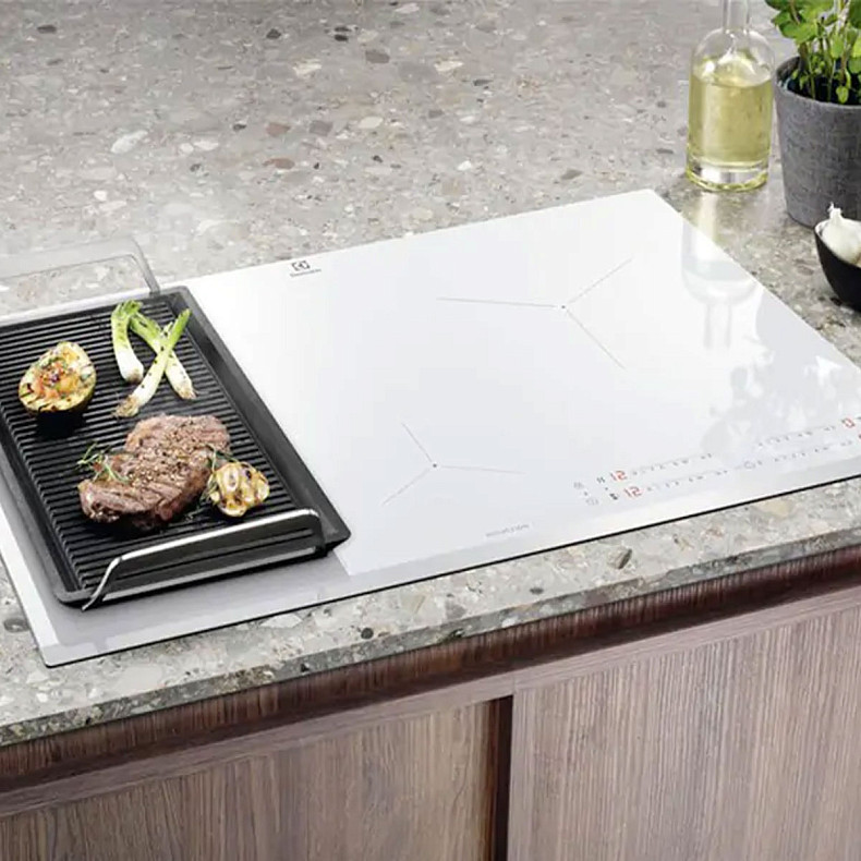 Варильна поверхня індукційна Electrolux EIV83443BW