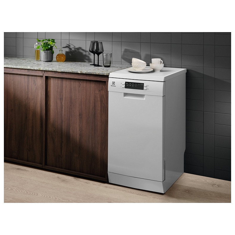 Посудомийна машина Electrolux ESS43210SW
