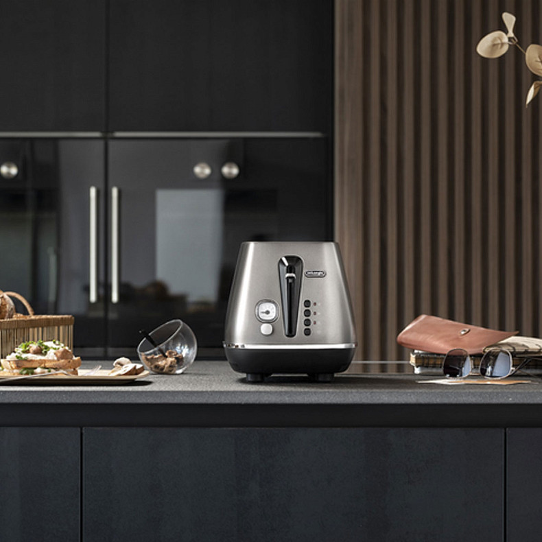 Тостер DeLonghi CTIN 2103 TB