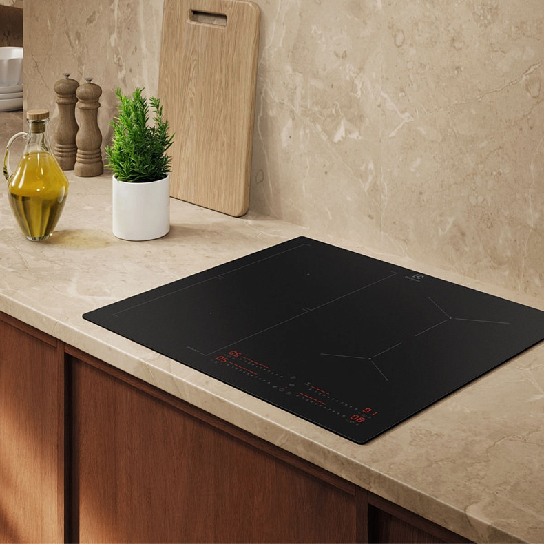 Варочная поверхность индукционная Electrolux EIS62453IT