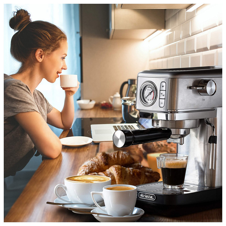 Кофеварка эспрессо Ariete 1381 Серебро