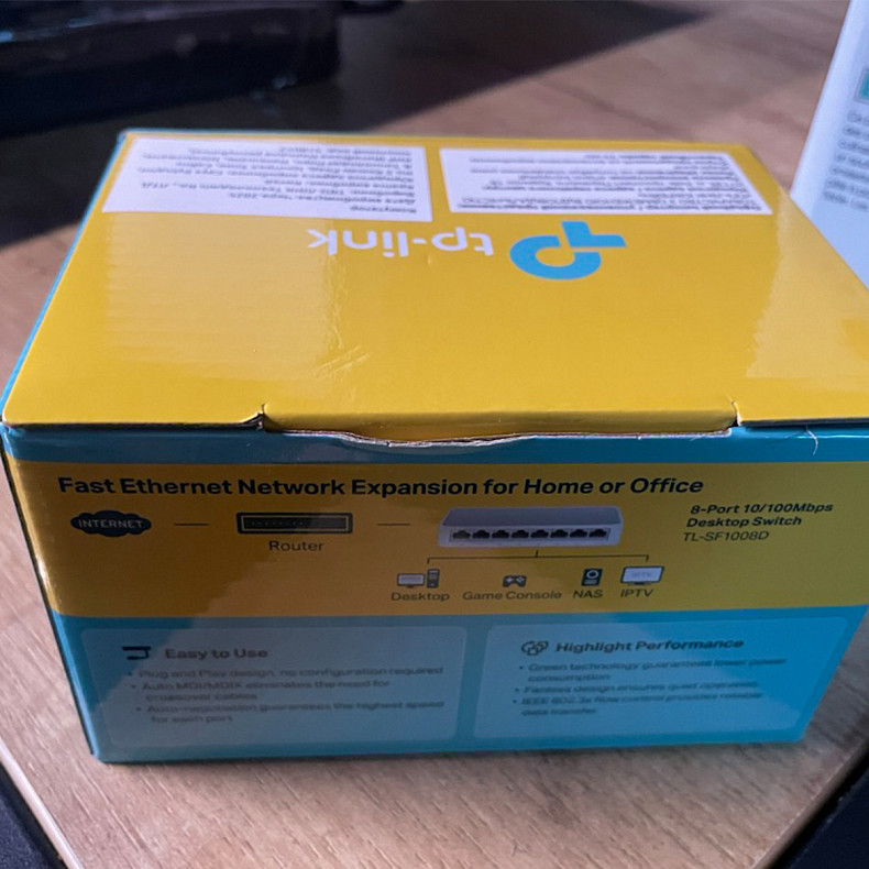 Комутатор TP-Link TL-SF1008D (8х10/100 Мбіт, настільний) - Ушкоджена упаковка