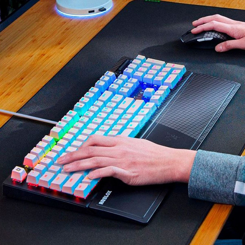 Клавіатура механічна RAZER BlackWidow V3, Green Switch, ROBLOX Edition (RZ03-03542800-R3M1)