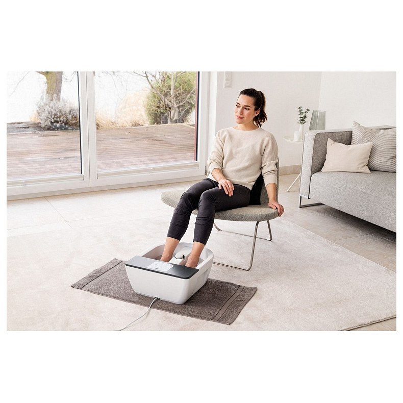 Масажна ванночка Beurer для ніг, від мережі, 3 насадки, підтрим. температури води, сенс. керув., біл