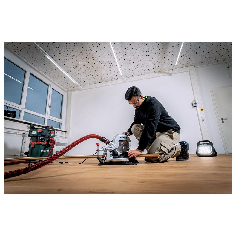 Пила торцювальна Metabo KS 216M 1100Вт диск 216мм 8.7кг