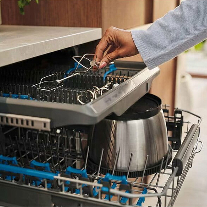 Миксер Electrolux ESM4B