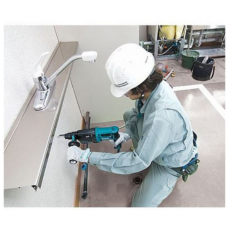 Перфоратор Makita HR2631F