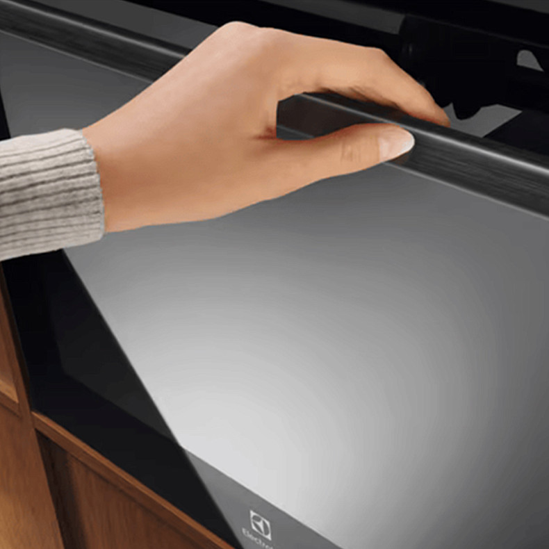 Духовой шкаф электрический Electrolux LOB8S38Z