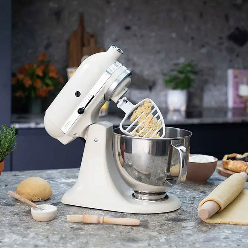 Кухонний комбайн KitchenAid Artisan 4,8 л 5KSM175PSEAC з відкидним блоком кремовий