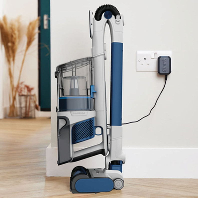 Аккумуляторный пылесос Shark PowerPro IZ380EU