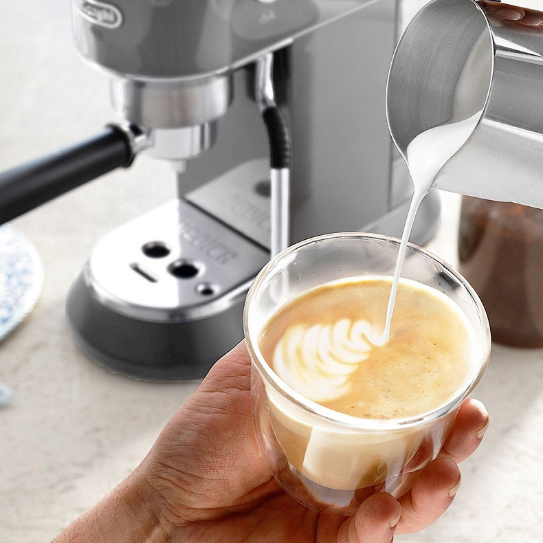 Кавоварка DeLonghi EC 885 GY