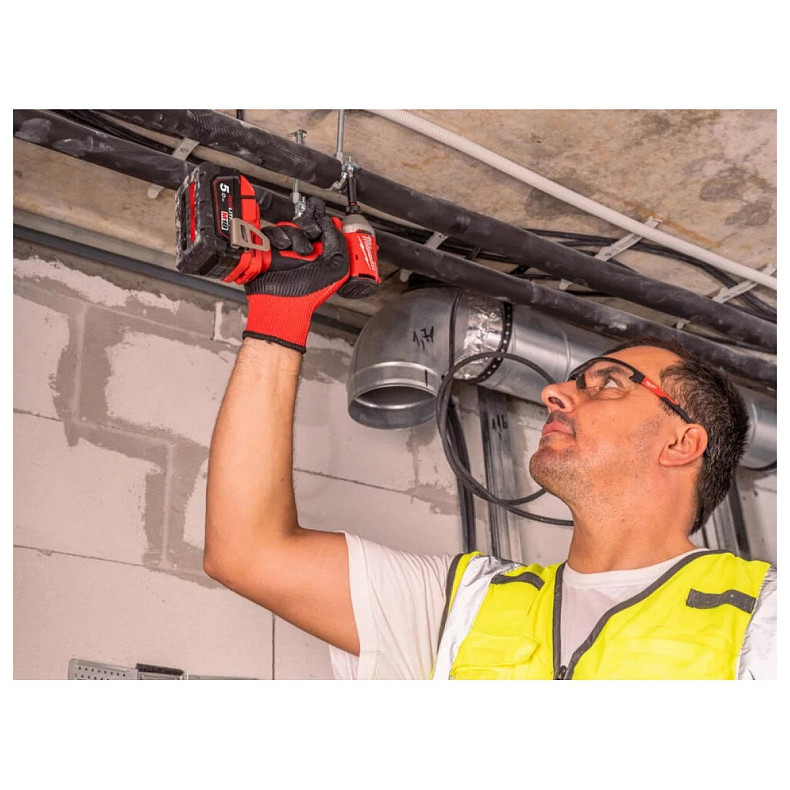 Шуруповерт ударный Milwaukee M18 BLIDRC-402C + жилет