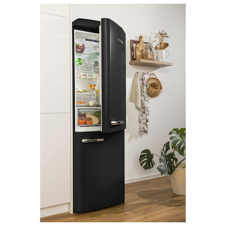 Холодильник Gorenje ONRK619DBK