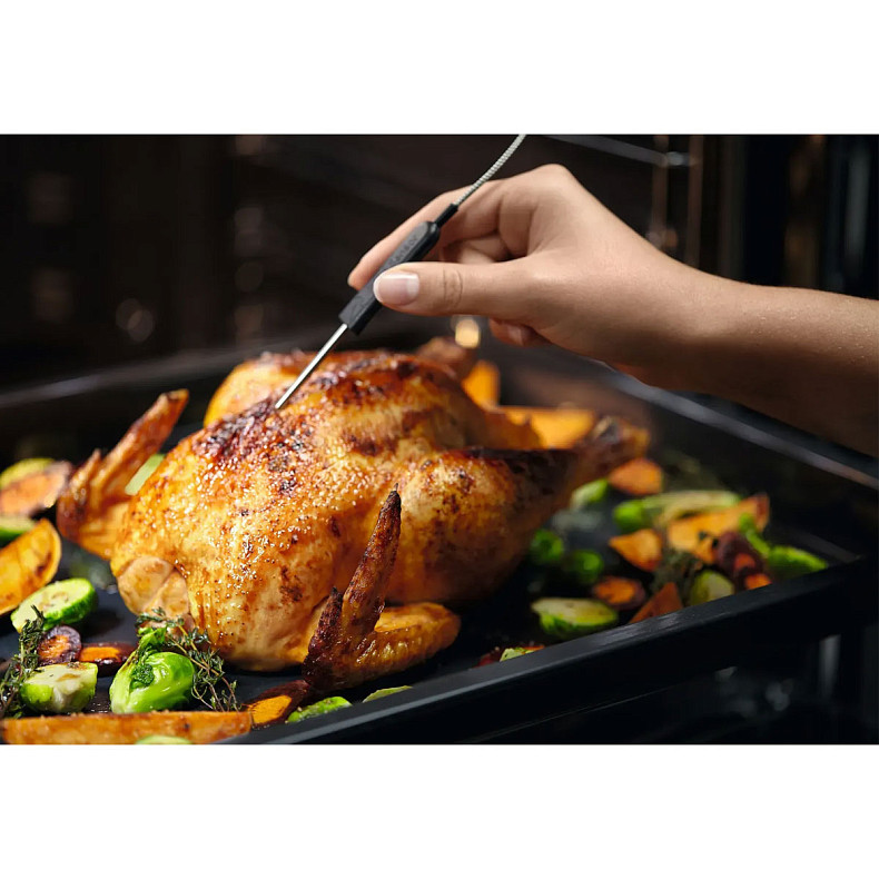 Духовой шкаф электрический Electrolux EOE7P31Z