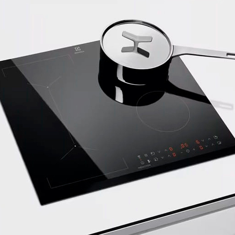 Варильна поверхня індукційна Electrolux LIV63431BK