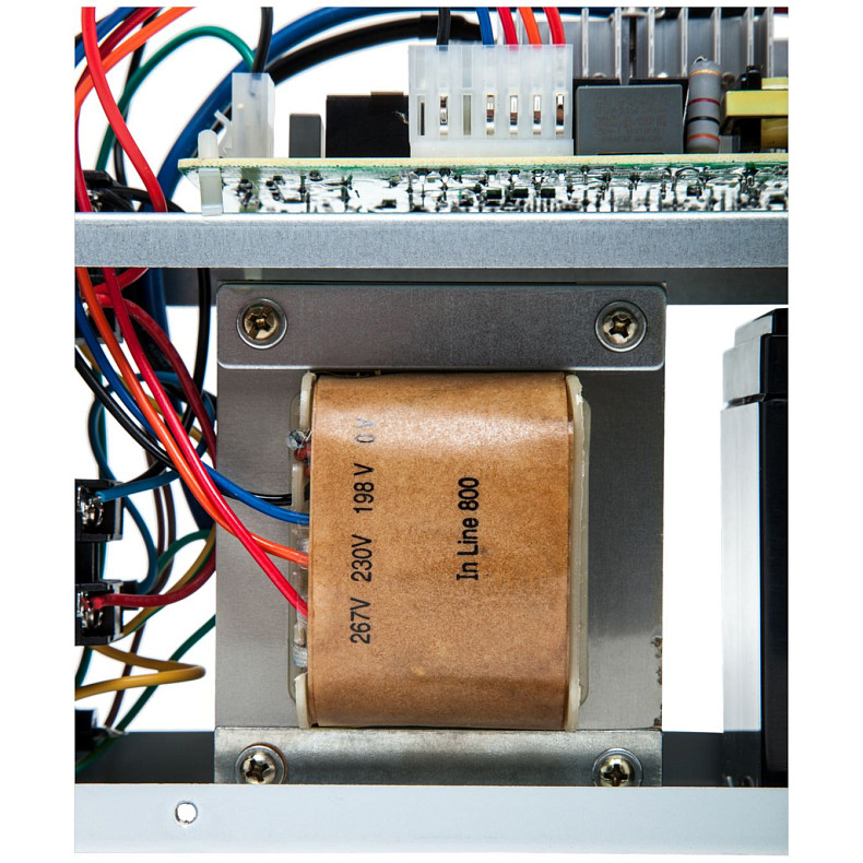 ИБП LogicPower LP 1700VA, Lin.int., AVR, 2 x евро, металл (LP8295)