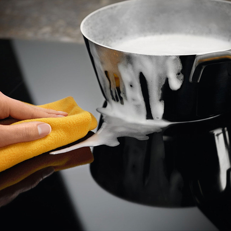 Варильна поверхня індукційна Electrolux EIS62443