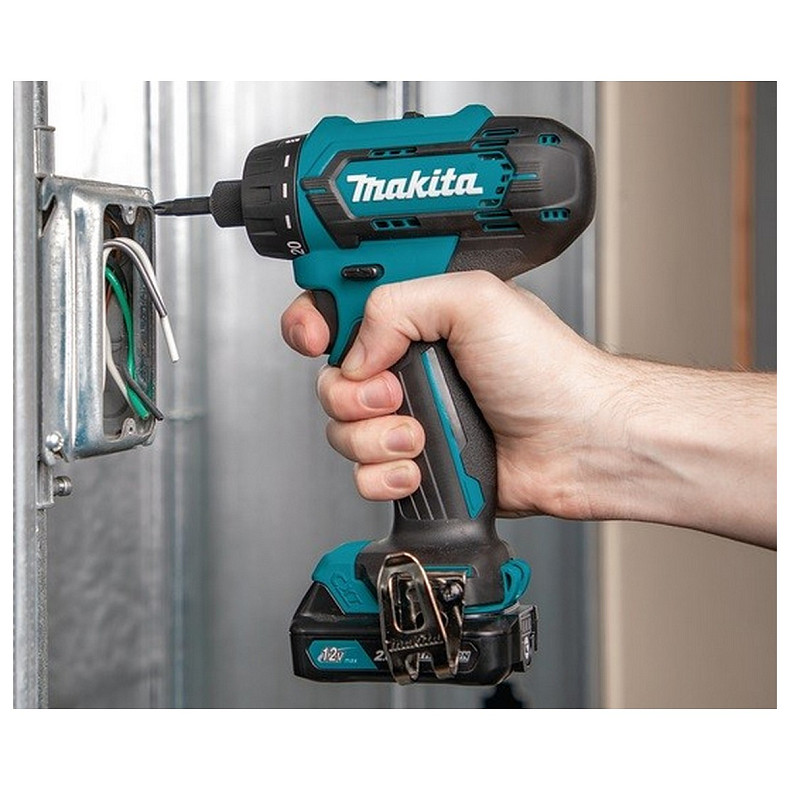 Шурупокрут Makita DF033DZ