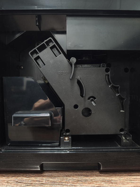 Кавомашина CECOTEC Cumbia Power Matic-ccino 8000 Touch Serie Nera - Уцінка