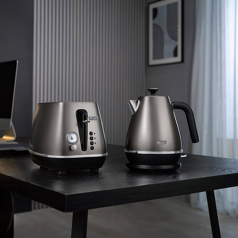 Электрочайник DeLonghi KBIN 2001 TB