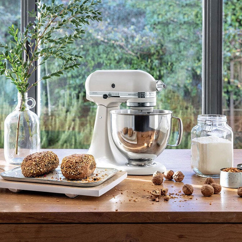 Кухонний комбайн KitchenAid Artisan 4,8 л 5KSM185PSEAC з відкидним блоком кремовий