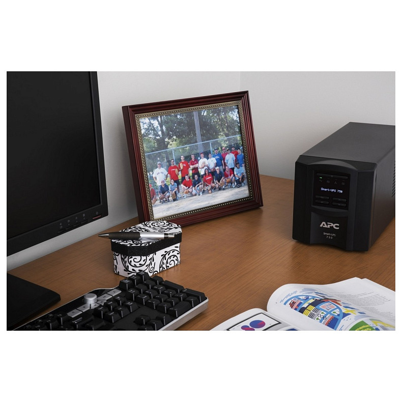 ДБЖ APC Smart-UPS 750VA/500W, LCD, USB, SmartConnect, 8xC13