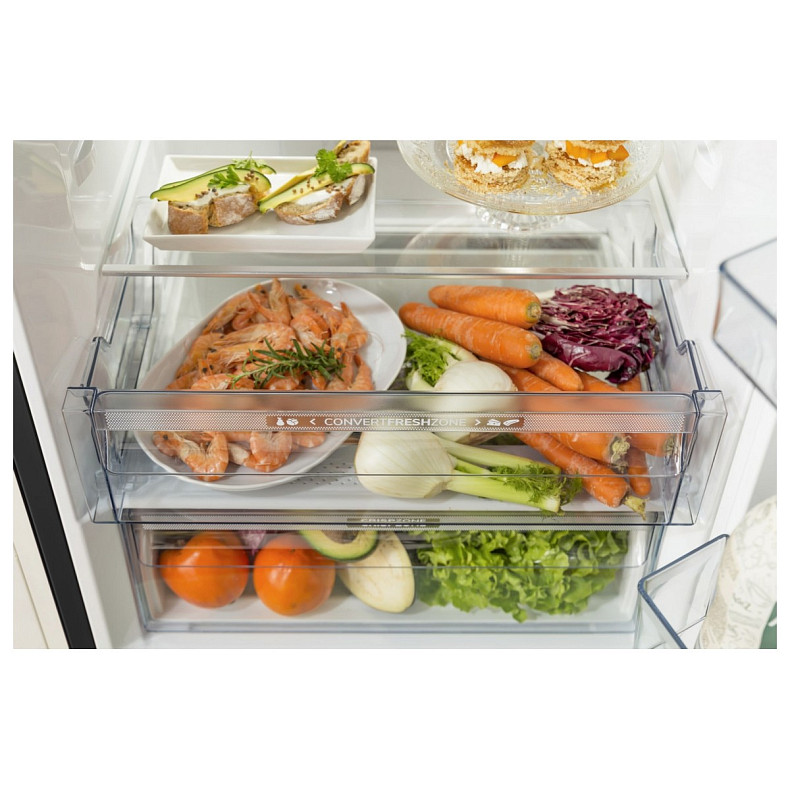 Холодильник Gorenje ONRK619DBK