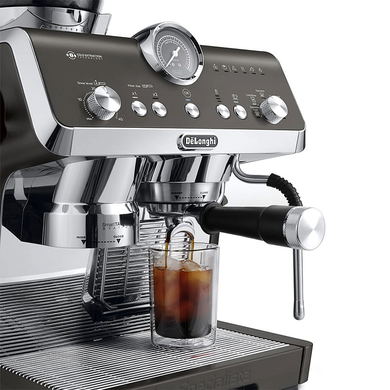 Кофеварка Delonghi La Specialista Opera EC 9555.BK