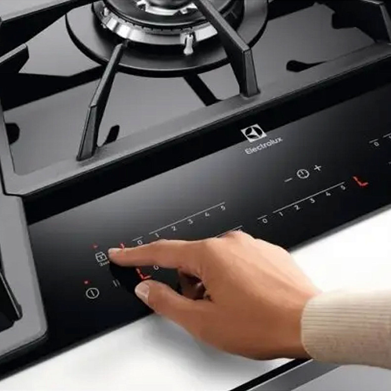 Варочная поверхность газовая Electrolux KGV7539IK