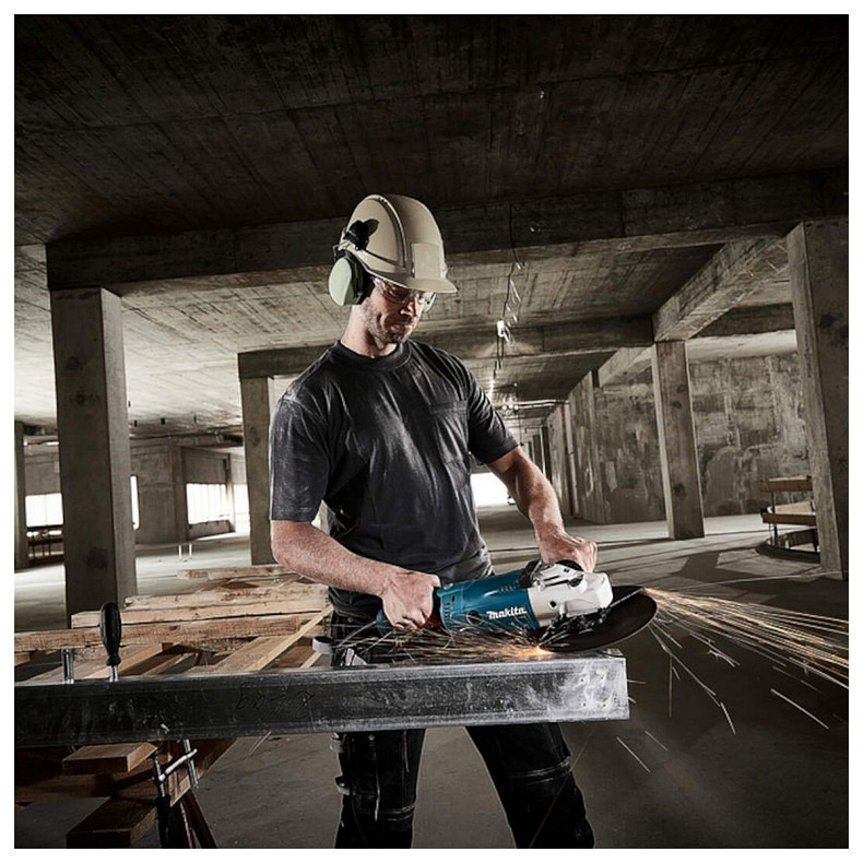 Шлифмашина угловая Makita GA9020 230мм 2200Вт