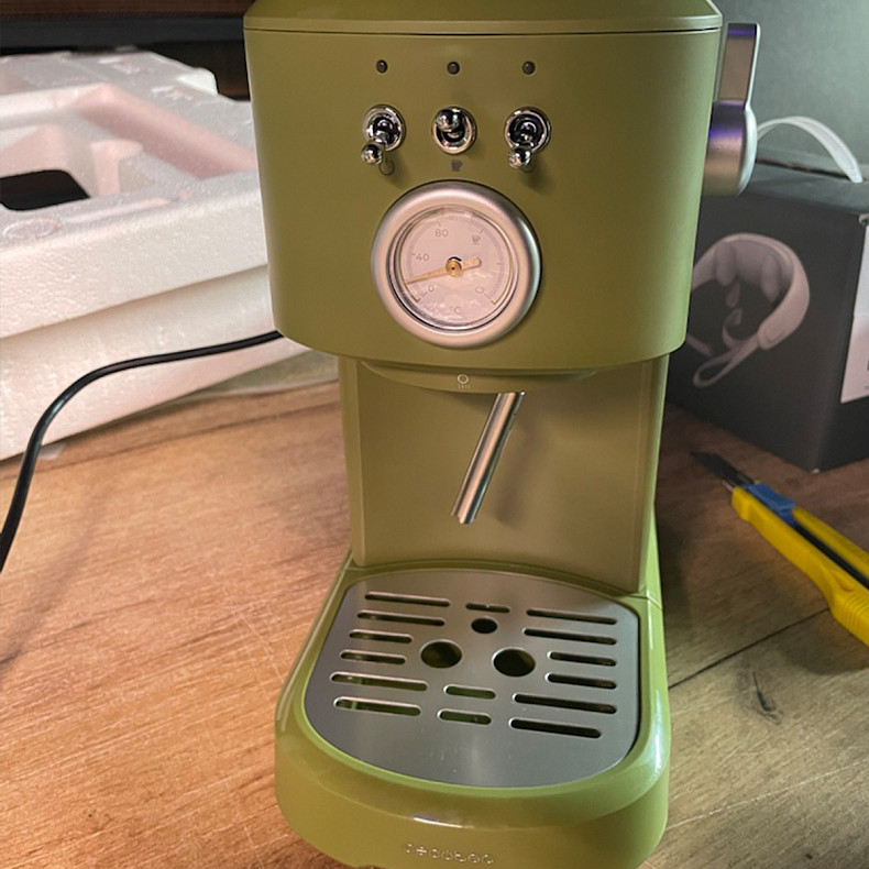 Кофеварка эспрессо CECOTEC Power Espresso 20 Retro Green - Уценка