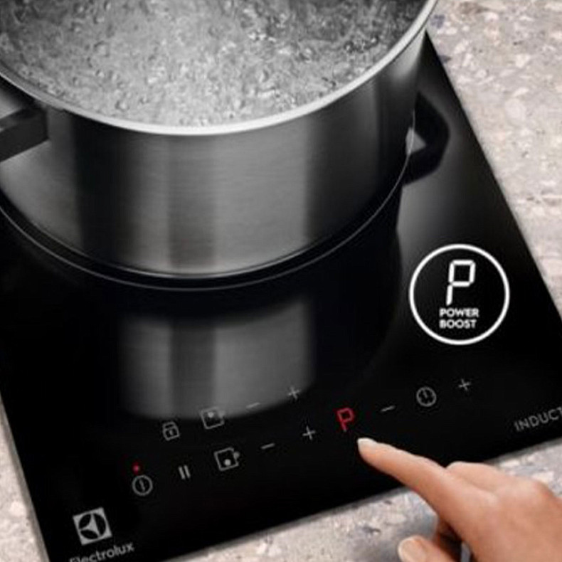 Варильна поверхня електрична Electrolux LIT30230C