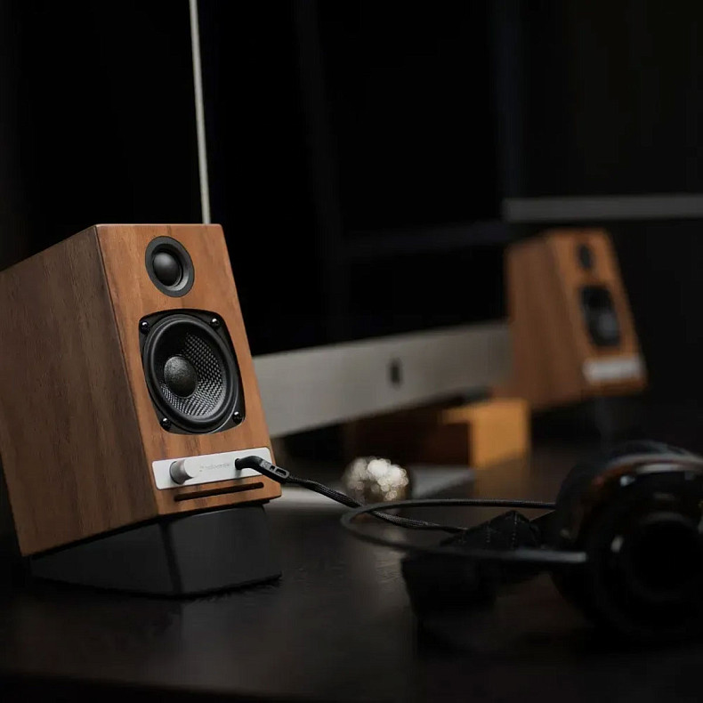 Акустическая система Audioengine HD3 Walnut
